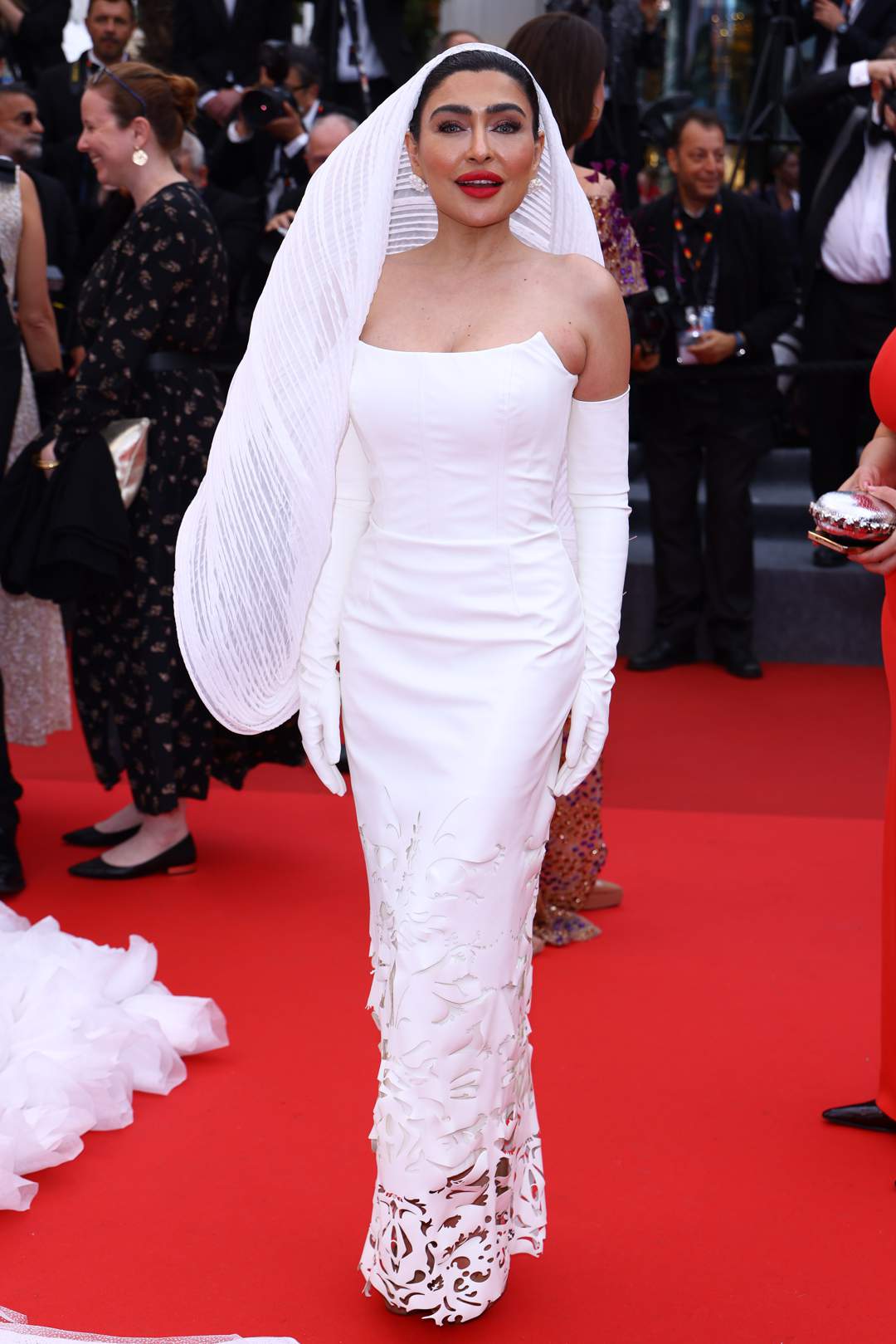 Sustainable Luxury Fashion Stuns Cannes: Stars Choose Benedetti Life for the Red Carpet