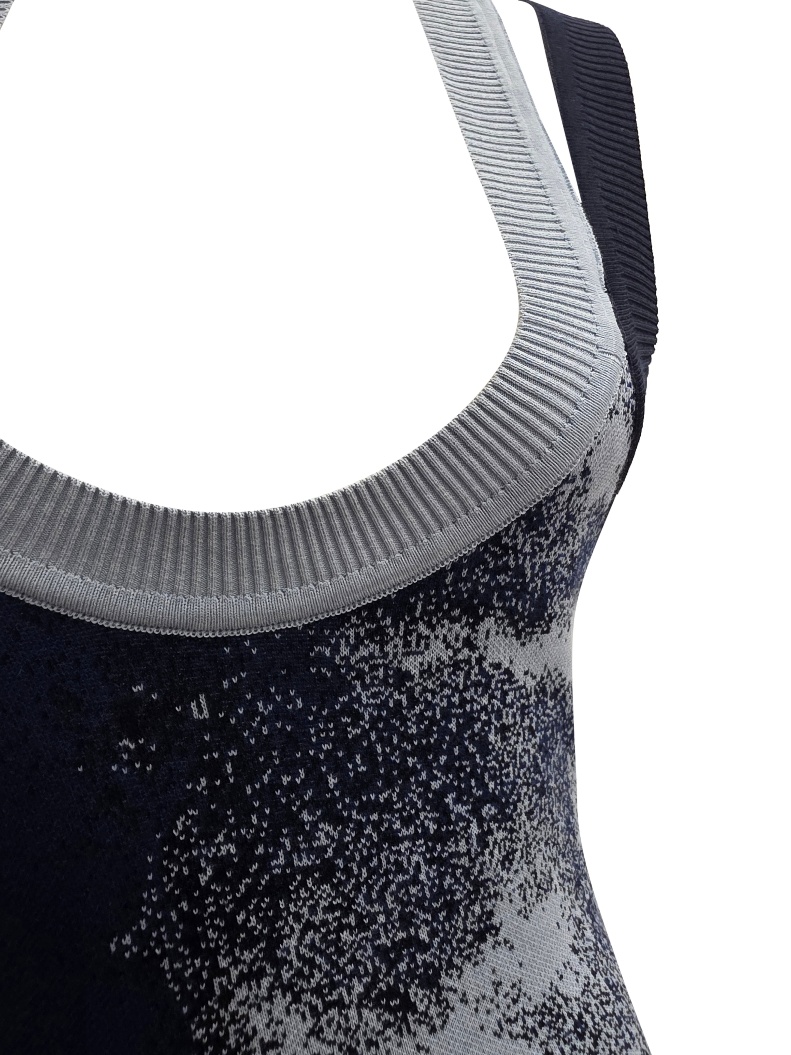 PLETENA OBLEKA Z ODPRTIM HRBTNIM DELOM OCEAN SPINE