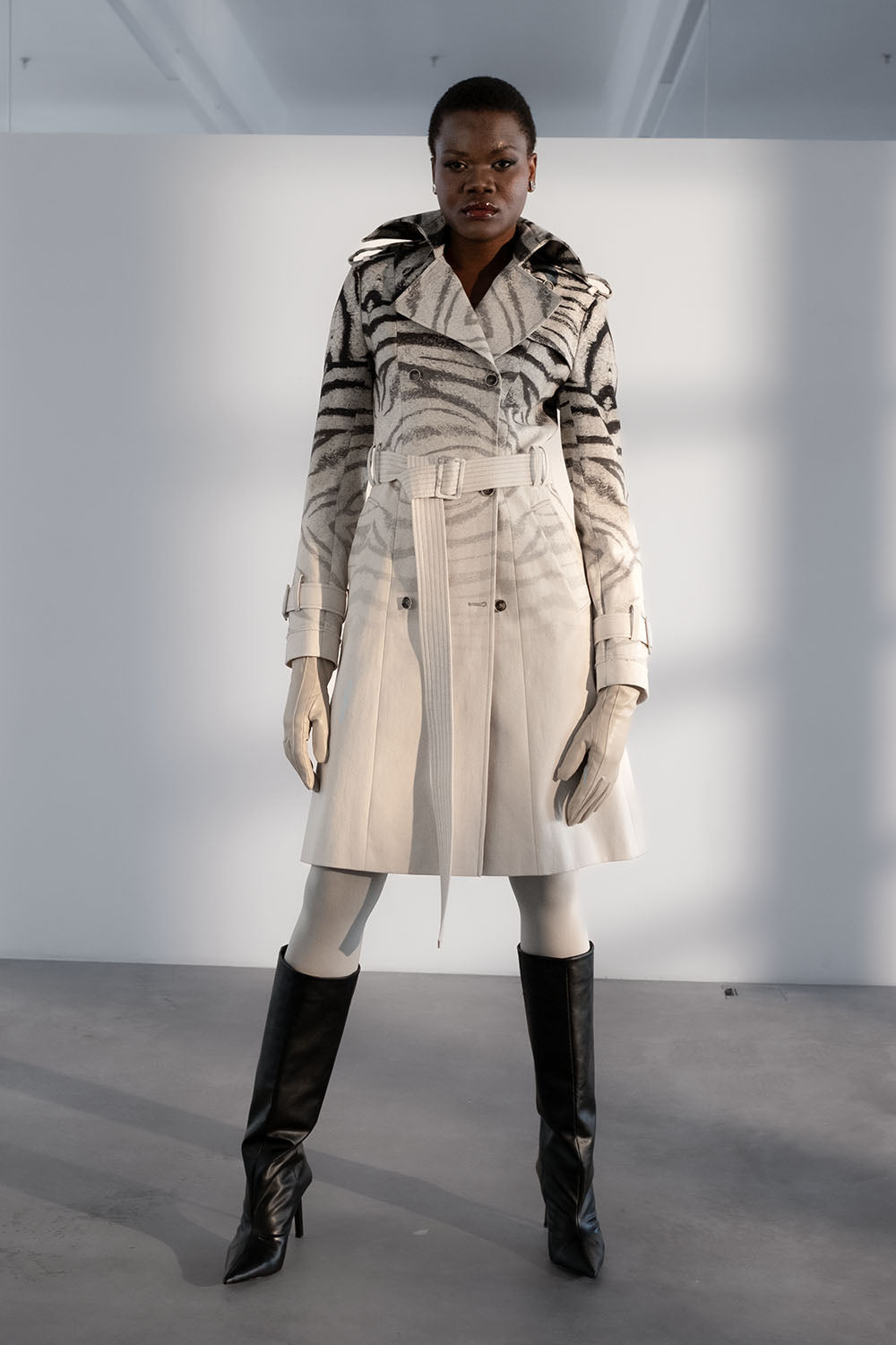 WHITE TIGER TRENCH ORGANIC COAT